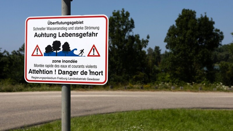 Nach der Hochwasser-Katastrophe in Rheinland-Pfalz und Nordrhein-Westfalen wird über eine mögliche Pflichtversicherung für Flutrisiken diskutiert.