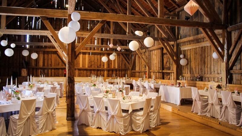 Nur 15 von 60 geplanten Hochzeitsfeiern haben im Stadel des Wild-Berghofs Buchet in Bernried stattgefunden.