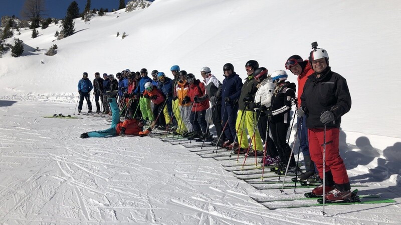 Die Vilsbiburger Skifahrer auf der Sellaronda.