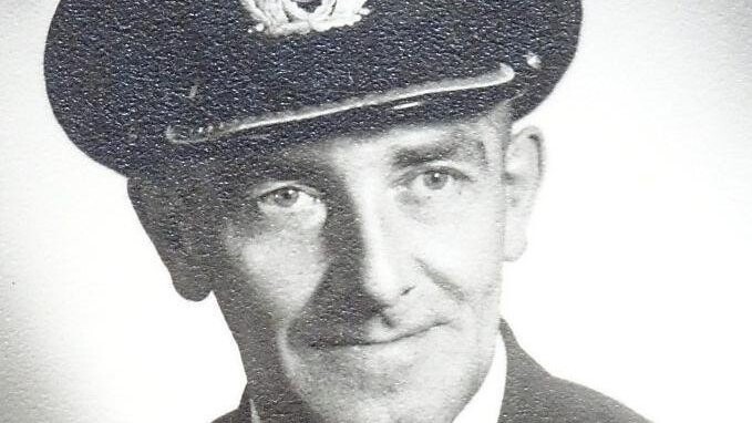 Marineoffizier und Kapellmeister Harry Nerad.