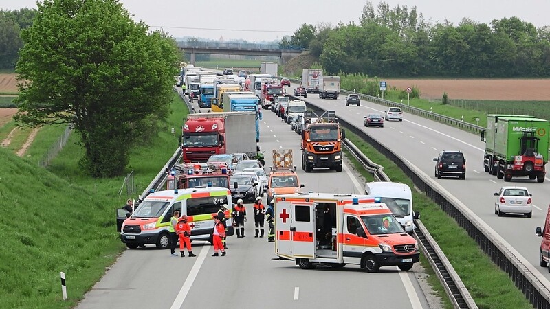 Am Donnerstag ereignete sich auf der A 3 bei Kirchroth ein Unfall mit zwei beteiligten Fahrzeugen.