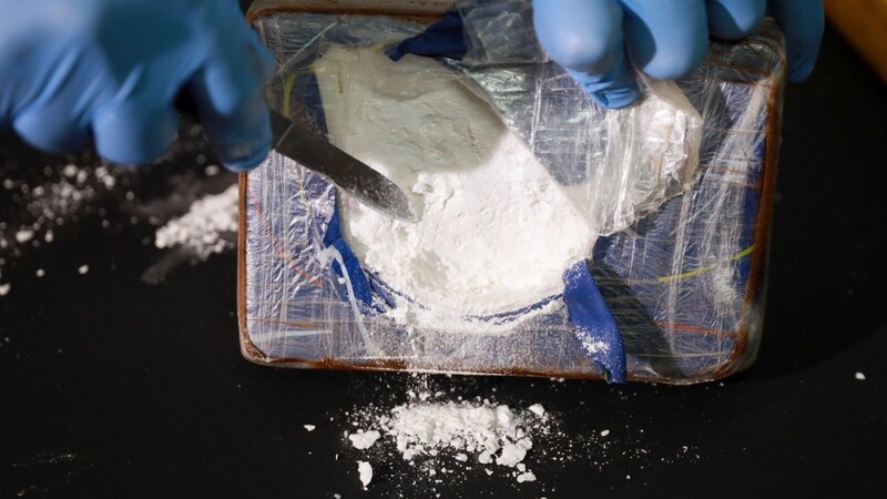 Knapp vier Kilo Kokain hatte der Angeklagte im Oktober 2020 am Flughafen München dabei.