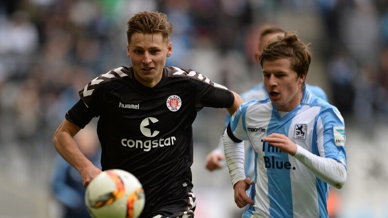 Die "Löwen" um Richard Neudecker (rechts) gewinnen ihr Heimspiel gegen den FC St. Pauli.
