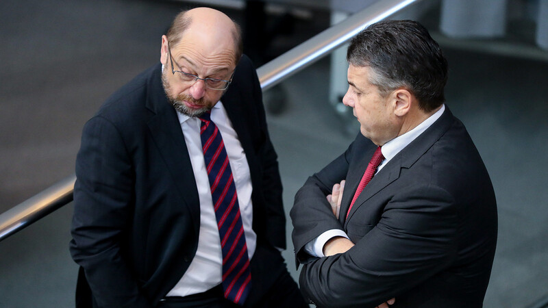 Martin Schulz (links) will Außenminister werden, und der geschäftsführende Außenminister Sigmar Gabriel wird einer neuen Regierung voraussichtlich nicht angehören.