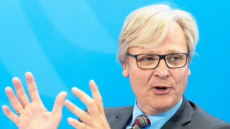 "Allein für die Automobilbranche drohen ohne Abkommen in weniger als vier Monaten Zölle in Höhe von mindestens zwei Milliarden Euro", sagt DIHK-Hauptgeschäftsführer Martin Wansleben.