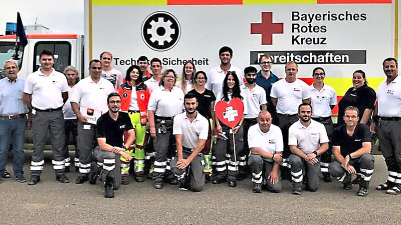 Begrüßt wurden vom Kreisvorstand des BRK ehrenamtliche Helfer aus dem Landkreis Kelheim, die in den Hochwassergebieten halfen.