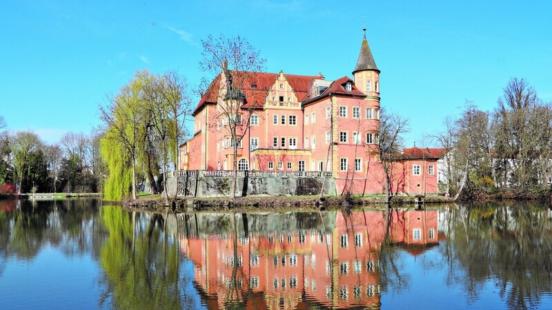 Der Park des Wasserschlosses in Taufkirchen ist frei zugänglich.