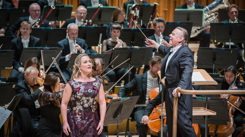 Die Sopranistin Diana Damrau hat mit Mariss Jansons und dem Symphonieorchester des Bayerischen Rundfunks die "Vier letzten Lieder" von Richard Strauss aufgenommen. Auch dieses Konzert ist vor Kurzem auf CD erschienen: beim Label Erato/Warner.