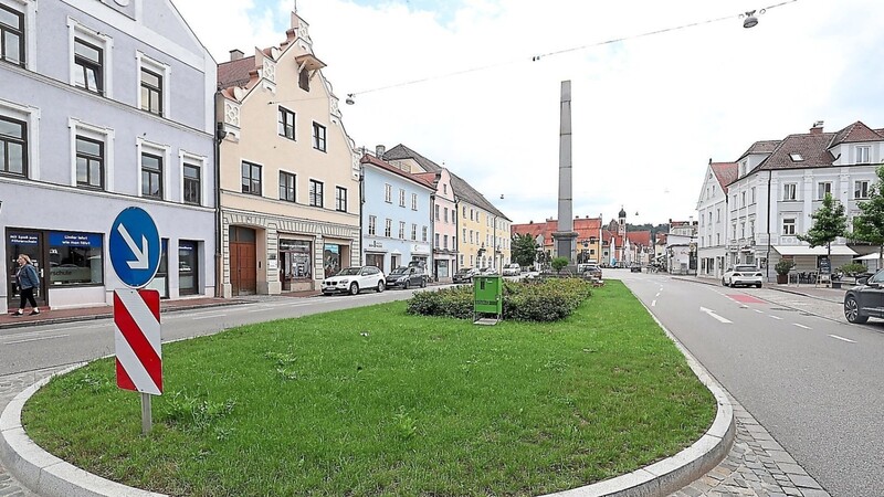 So sieht der Bismarckplatz heute aus. Der Obelisk steht dort seit dem Jahr 1872.