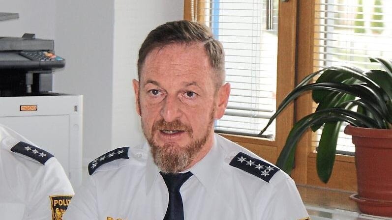 Erster Polizeihauptkommissar Bernhard Hager, Leiter der Polizeiinspektion in Roding, gehörte bereits in Cham der Kommission zur Bildung der Sicherheitswacht an.