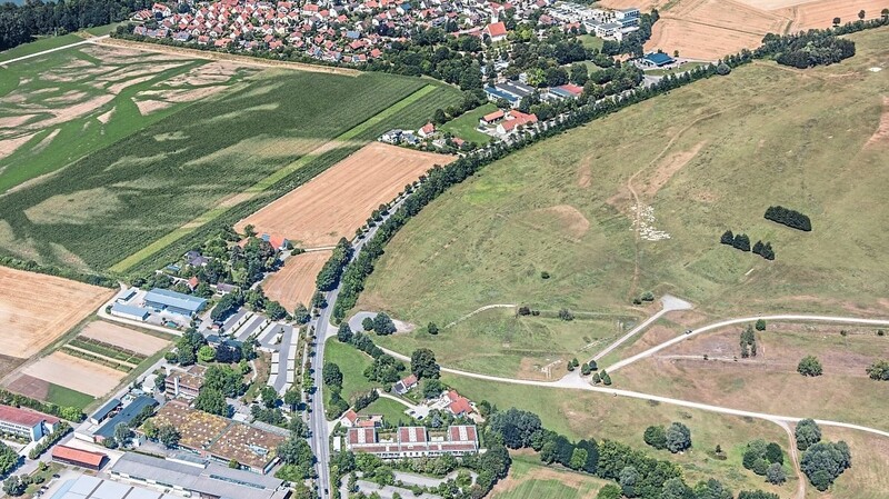 Das Areal der Ochsenau ist knapp 50 Hektar groß und grenzt direkt an das Naturschutzgebiet im Stadtosten. Geht es nach der Stadt, sollen 20 Hektar der Fläche in den kommenden Jahren bebaut werden.