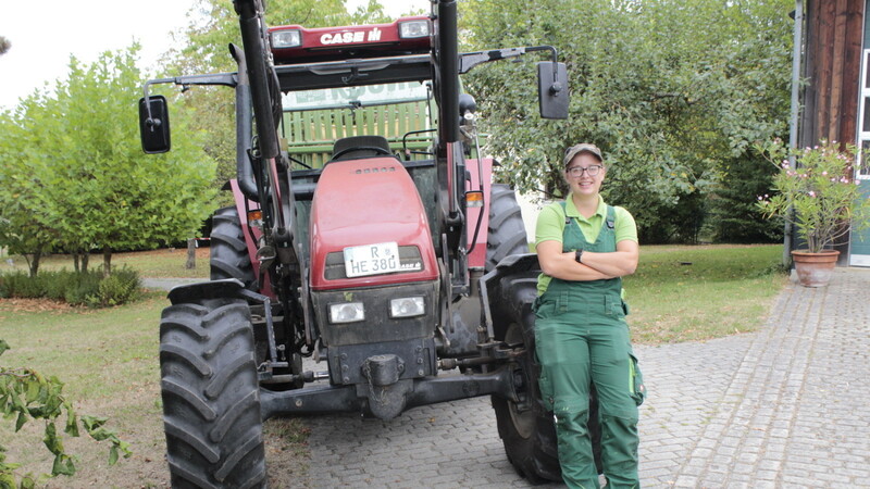 Sabrina Kiesl leitet auf dem Hermannsberg den Bereich Landwirtschaft. Ihren Beruf empfindet sie als sehr abwechslungsreich.