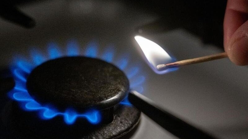 Die Bundesnetzagentur geht davon aus, dass sich Verbraucher von Erdgas im kommenden Jahr auf eine Verdreifachung der Abschlagszahlungen einstellen müssen. (Symbolbild)