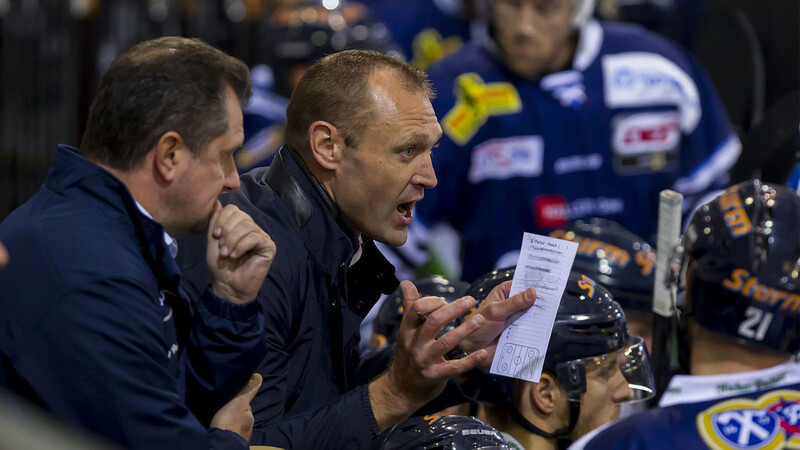 Trainer Daniel Ratushny soll nach Informationen der Eishockey NEWS bereits bei den Straubing Tigers verlängert haben (Foto: Schindler).