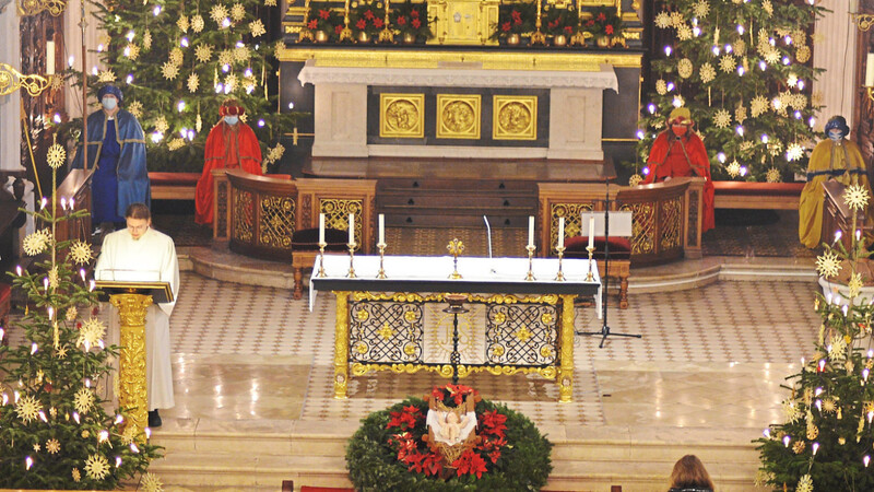 In der Kirche St. Nikolaus fand eine Andacht zu Heilig Drei König statt.