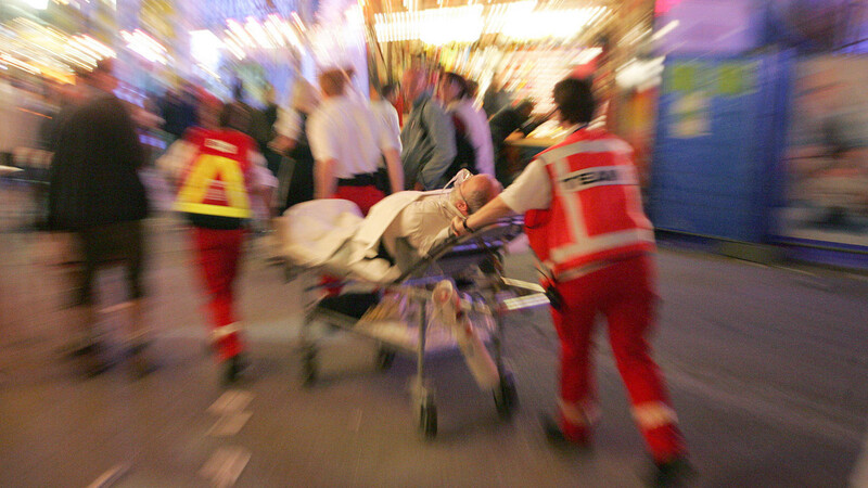 Immer wieder werden Rettungskräfte körperlich attackiert.