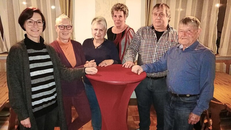 Das VdK-Vorstandsteam mit Englbert Ostermeier, Reinhold Dichtl, Conny Bauer, Erika Weißbrod, Sabine Stegmeir und Kerstin Haimerl-Kunze (v.r.).