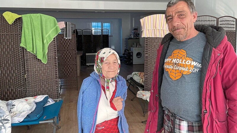 Auch diese 86 Jahre alte Frau musste zusammen mit dem Sohn ihre Heimat Ukraine verlassen und lebt jetzt in einem Flüchtlingslager in Moldawien, das von Schierling aus unterstützt wird.