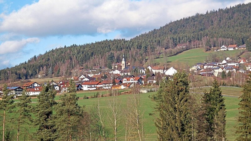 Zwei Kandidaten bewerben sich in der Gemeinde Böbrach um das Bürgermeisteramt.