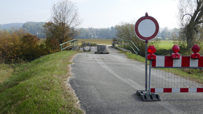 Die Brücke Sommerau/Neuhausen wird nach einer entsprechenden Ertüchtigung für den Fußgänger- und Fahrradverkehr freigegeben.