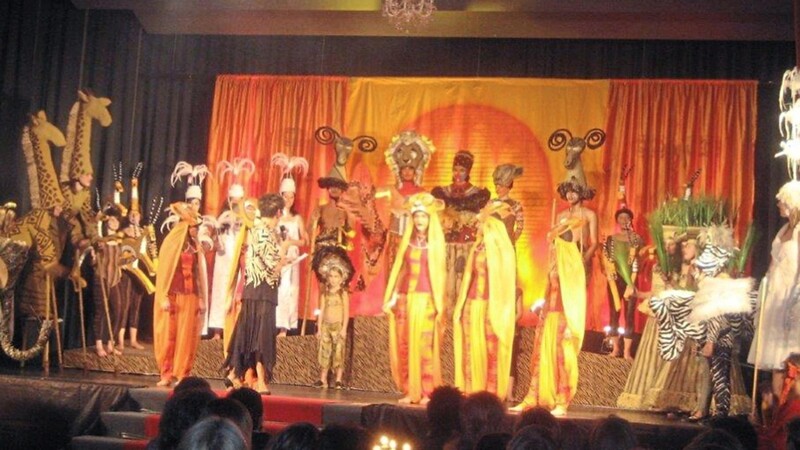 Ein Kostümspektakel beeindruckte beim Musical "König der Löwen".