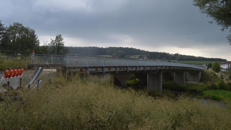 Die Penzenmühlenbrücke wird saniert und der Transitverkehr deswegen weiträumig umgeleitet.