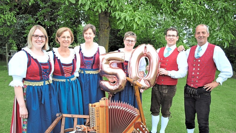 Mit einem Volksmusikabend feiert die Sünchinger Stubenmusik am kommenden Samstagabend im Saal der Montessorischule ihr 50-jähriges Bestehen.