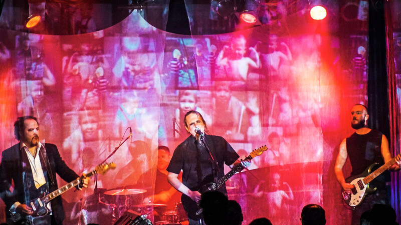 "Four Imaginary Boys" spielten fast drei Stunden lang die Lieder von "The Cure".