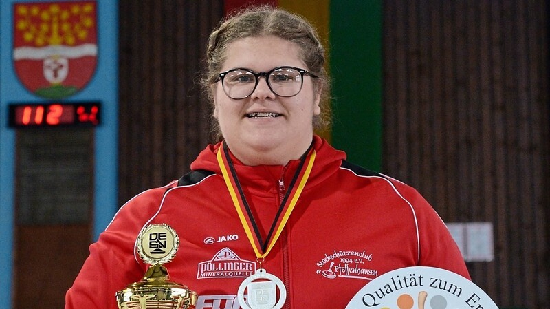 Sabrina Englbrecht holte sich bei den Deutschen Meisterschaften der Jugend im Ziel- und Mannschaftswettbewerb zweimal Silber.