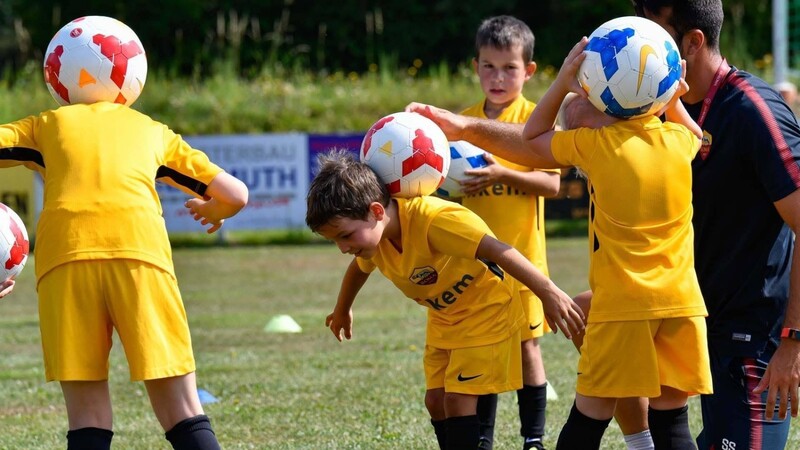 Vom 12. bis 14. August findet in Kollnburg ein Fußball-Camp für Kinder mit Profispielern des AS Roma statt.