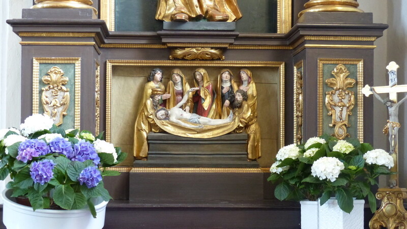 Die wertvolle Grablegungsgruppe in der Pfarrkirche Mariä Himmelfahrt.