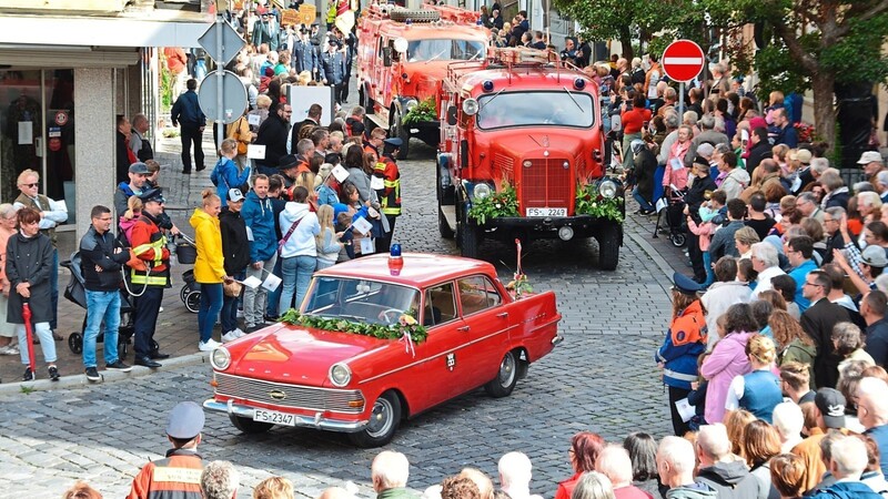 Drei sehenswerte Oldtimer präsentierte die Moosburger Feuerwehr am Sonntagnachmittag den rund 6000 Zuschauern.