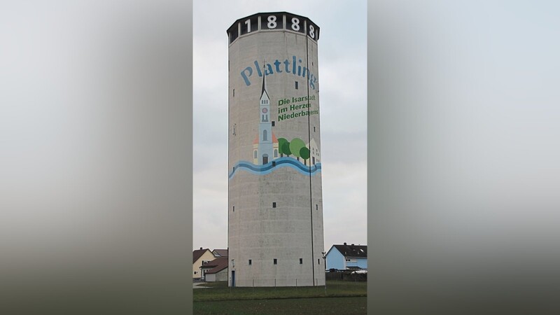 Er ist und bleibt ein Wahrzeichen der Stadt, der 1934 fertiggestellte Wasserturm wird.