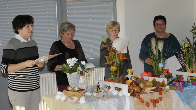 Das neue Jahr begrüßten die Senioren mit dem Seniorentreffteam um Maria Häfel, Helga Kehl, Sieglinde Häfel und Franziska Boldinger.