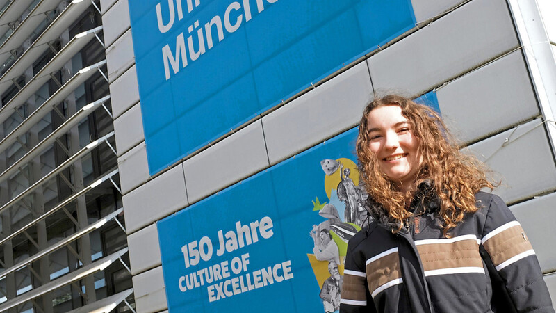 Isabella Wohlfeld, TUM-Studentin am Campus Straubing, freut sich über die Vorteile der Stadt und die Hilfe beim Studieren durch das Deutschlandstipendium.