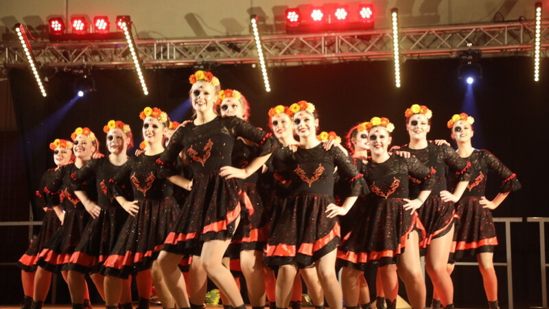 Die Showtanzgruppe "Danceperados" vom Veranstalter FSV Steinkirchen.