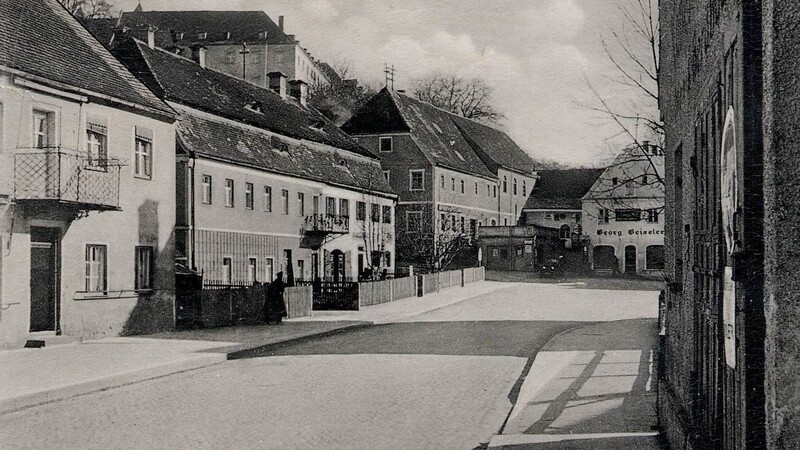 Damals wie heute ist die Marktstraße in Mallersdorf die Hauptverkehrsader.