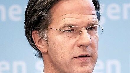 Der Rechtsliberale Mark Rutte siegt bei der Parlamentswahl in den Niederlanden. Er will mit den Linksliberalen regieren.
