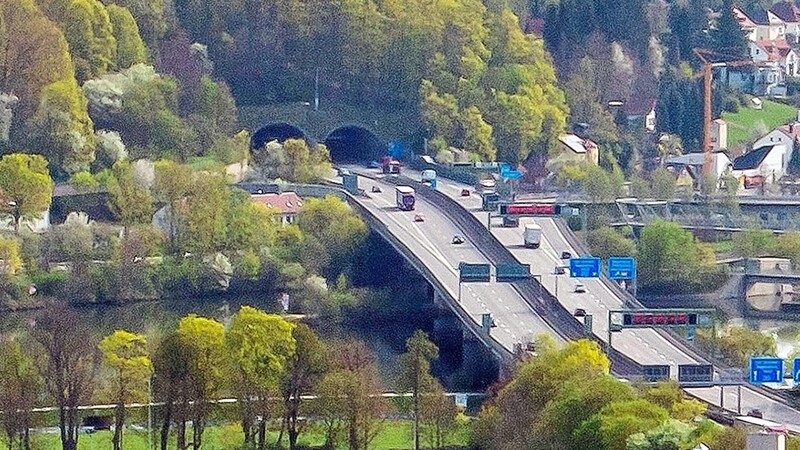 Der Pfaffensteiner Tunnel der A93 ist ein Nadelöhr im regionalen Verkehr.