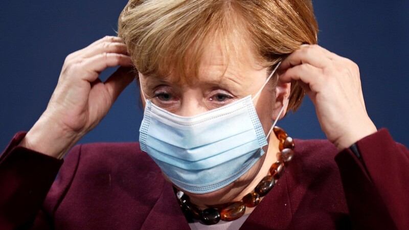 Merkel hat die Menschen schon am Sonntag auf einen längeren Teil-Lockdown vorbereitet.