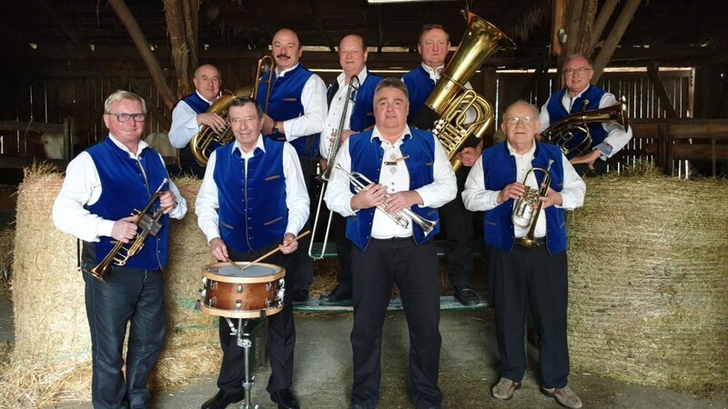 Die Warzenrieder Dorfmusikanten bestreiten am Sonntag das Kurkonzert im Kurpark.