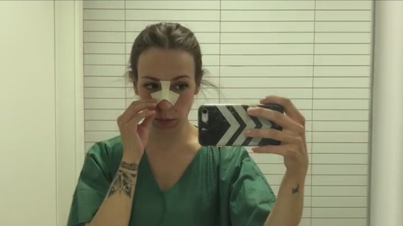 Menschen, die in irgendeiner Form vom Corona-Virus betroffen sind, wie diese Krankenschwester, äußern sich in dem Film in kurzen Videobeiträgen.