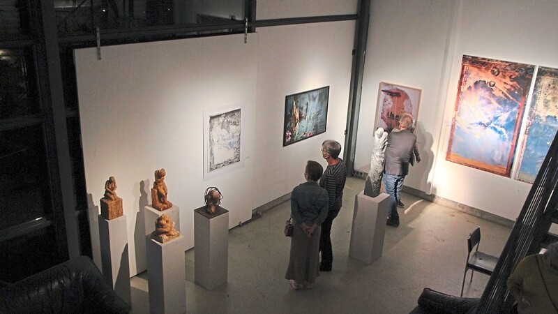 Im Haus Stadtkunst ist derzeit die Ausstellung "Atmosphärische Verdichtungen" zu sehen.