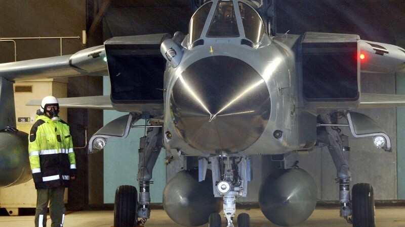 ie Bundeswehr will "Tornado"-Flugzeuge in den Luftkrieg gegen die Terrororganisation Islamischer Staat (IS) schicken - doch nicht einmal jeder zweite Jet ist einsatzbereit.