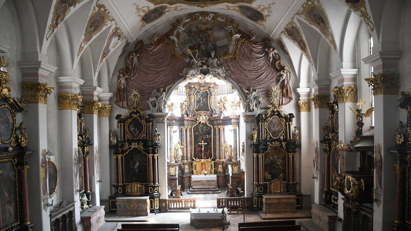 Einblicke in die Bauarbeiten und das Innere der Kirche St. Veit.