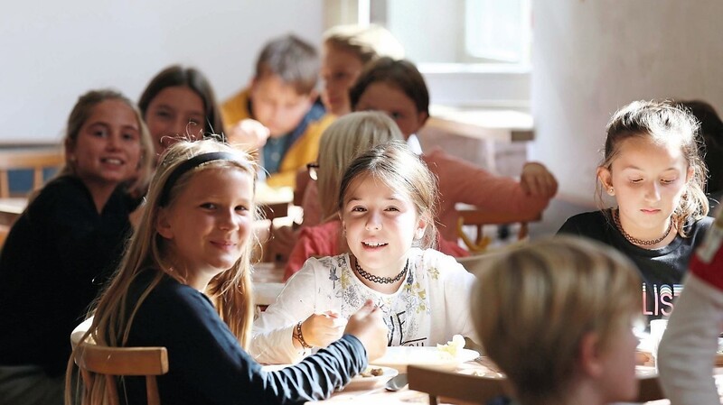 Auch das gemeinsame Mittagessen gehört in Niederalteich zum Schulalltag.