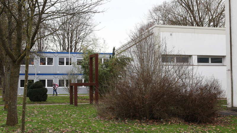 Stadtteil Auloh muss man sich derzeit mit Containern behelfen. (Foto: cv) Einige Landshuter Grundschulen platzen schon jetzt aus allen Nähten. Im