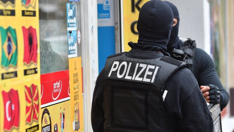 Die Berliner Polizei geht immer wieder gegen kriminelle arabische Großfamilien vor.