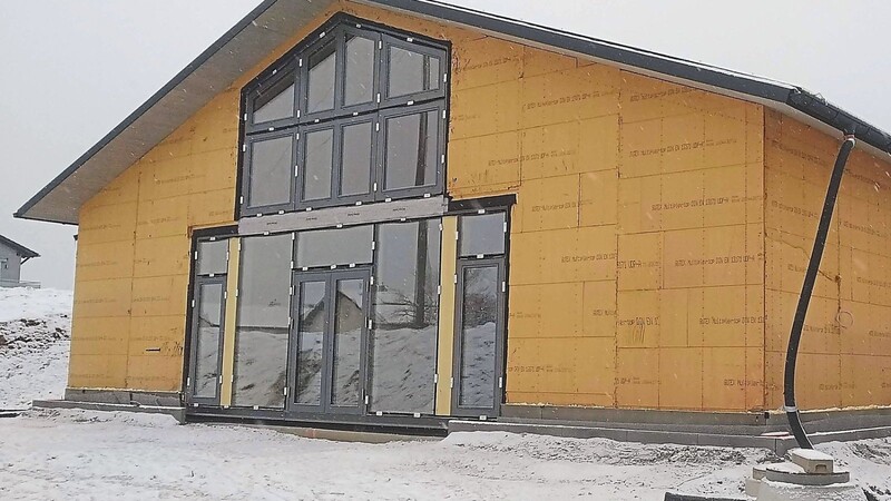 Das neue Walder Kinderhaus (dieses Foto stammt aus Februar) braucht noch einen Namen, genauso der Kindergarten Sankt Laurentius nebenan, der in gemeindliche Trägerschaft übergehen wird.