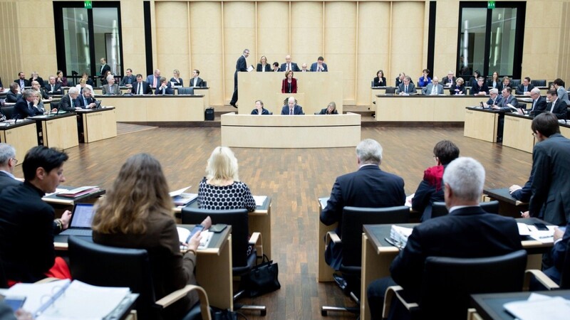 Im Bundesrat zeichnet sich am Freitag keine Mehrheit für die vom Bundestag beschlossene Einstufung Marokkos, Tunesiens, Algeriens und Georgiens als sichere Herkunftsländer ab.
